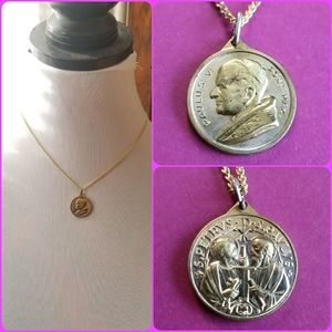 Vintage Pope Paul VI religious medal gold tone necklace